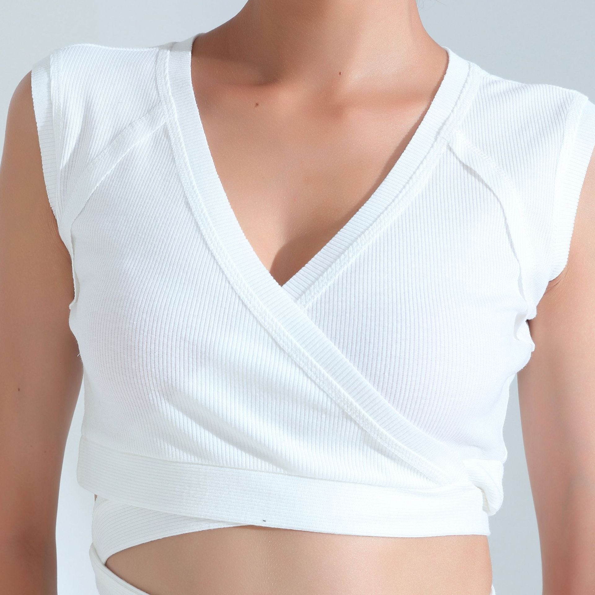 V-neck sleeveless wrap ribbed sports bras